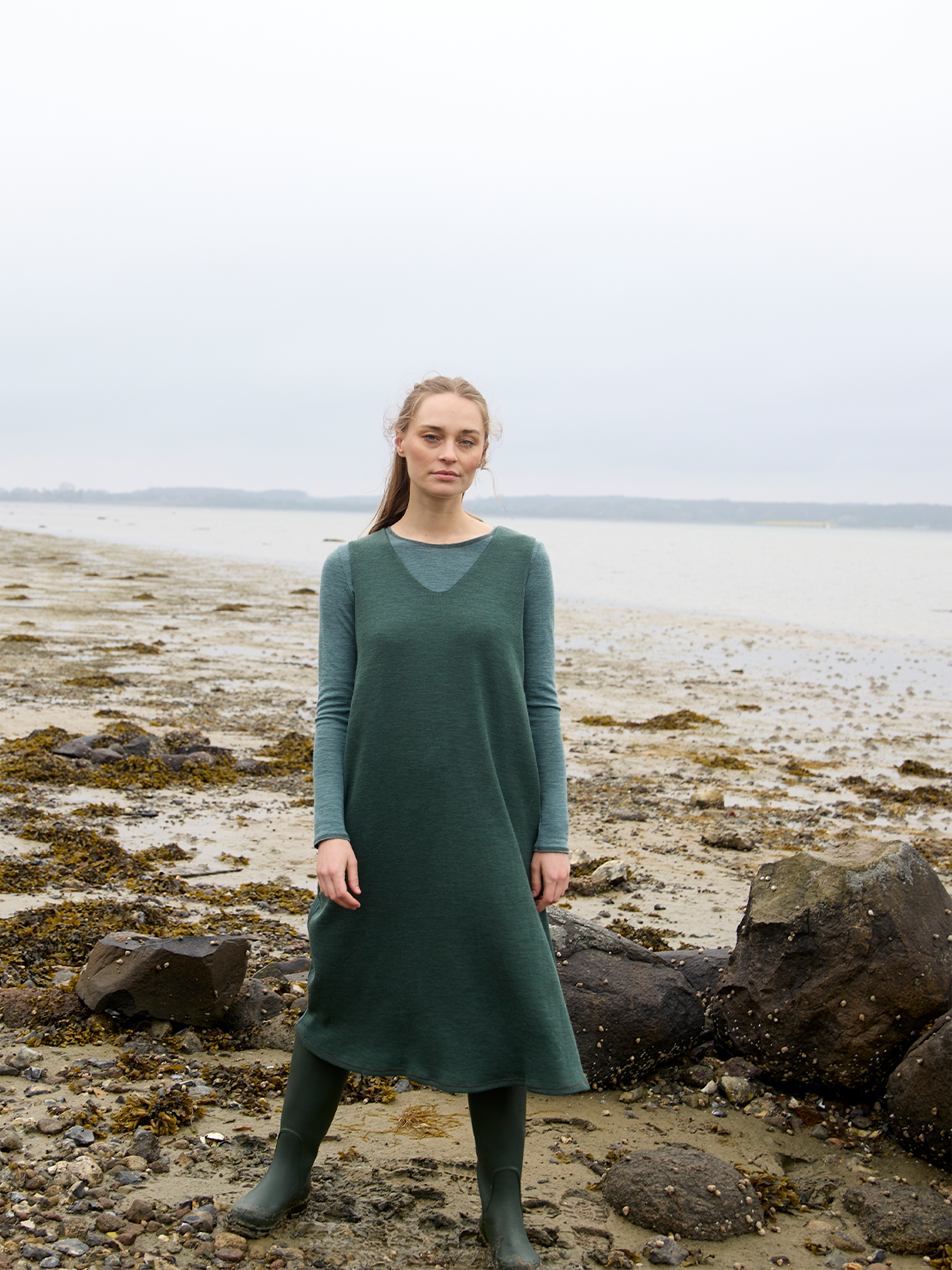 Dress V neck wool rib